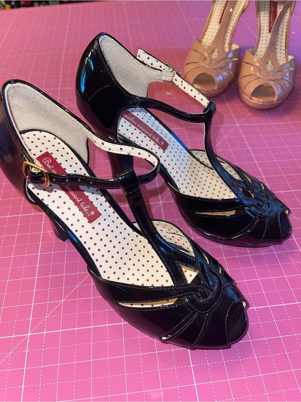READ Description!!!! Set of 5 B.a.i.t. Vintage Repro Heels size 7.5 - Picture 4 of 9